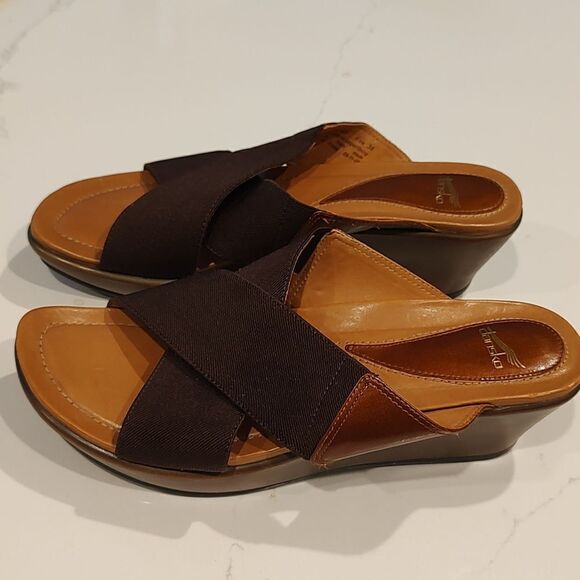 Dansko Brown Ava Wedge Slip On Cross Strap Comfort Sandals Size 38 - Picture 1 of 13